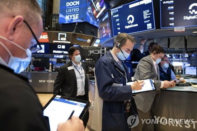 "오미크론, 변동성 키울 것"…월가 주요 은행 전략은?