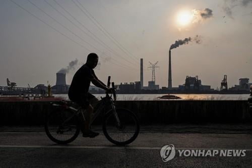 '전력난' 시달리는 中…공무원에 "가까운 층 걸어가라"