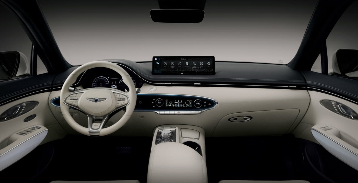 "제로백 4초대 SUV"…제네시스 GV70 EV, 中서 최초 공개
