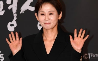 [제41회 영평상] 김선영, 여우조연상 수상…"배우로서 과도기, 혼란스럽다" 눈물 왈칵