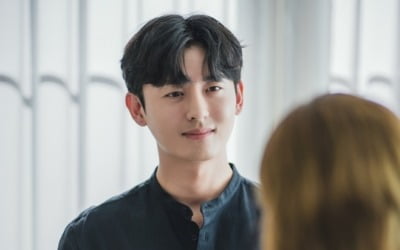 '스폰서' 이지훈X한채영, 위험한 케미 '파격 로맨스'