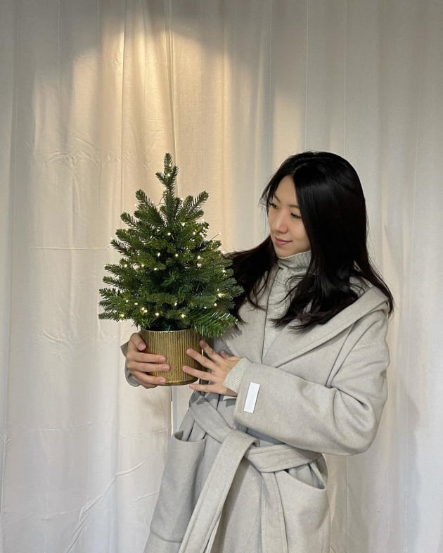 '이필모♥' 서수연, 롱코트에 롱부츠 신으니 더 길어보여…청담동 CEO의 고급美 [TEN★]