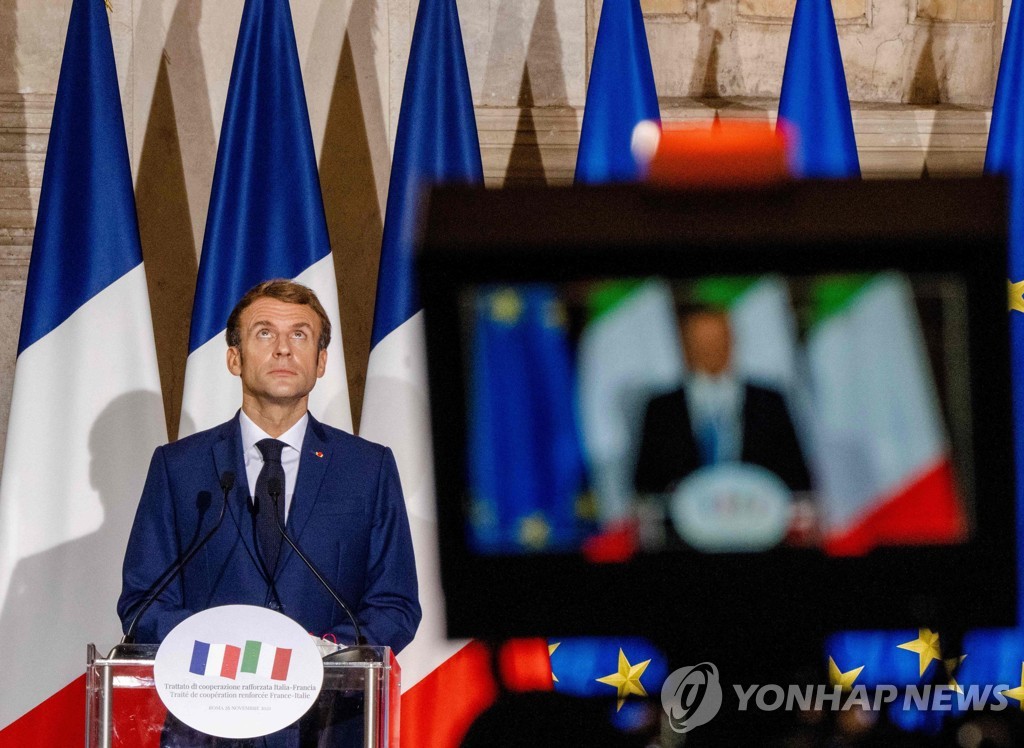 마크롱, 존슨 향해 직격탄…영불해협 참사 후 갈등 고조