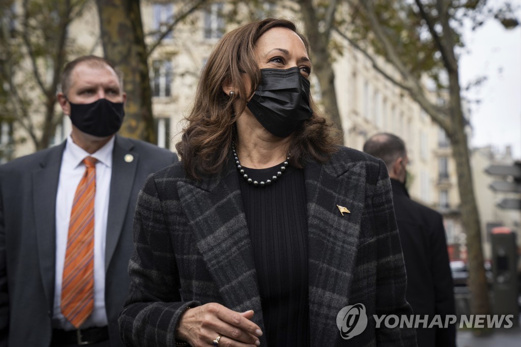 휘청이는 바이든 지지율에 해리스·부티지지 때이른 '차기' 주목