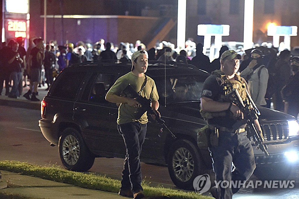 인종차별 항의 시위대에 총쏜 17세…리튼하우스 사건 전말