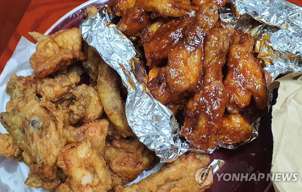 외국인이 가장 자주 먹는 한식은 '한국식 치킨'…2위는 김치