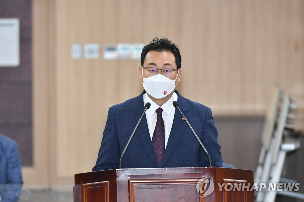 제주 정무부지사 '사업자 대납 변호사 수임료' 받아 논란