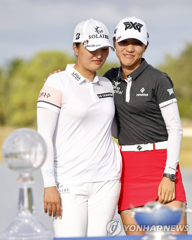 고진영, LPGA 주요 부문 짜릿한 역전…'코다, 가진 것 다 내놔'