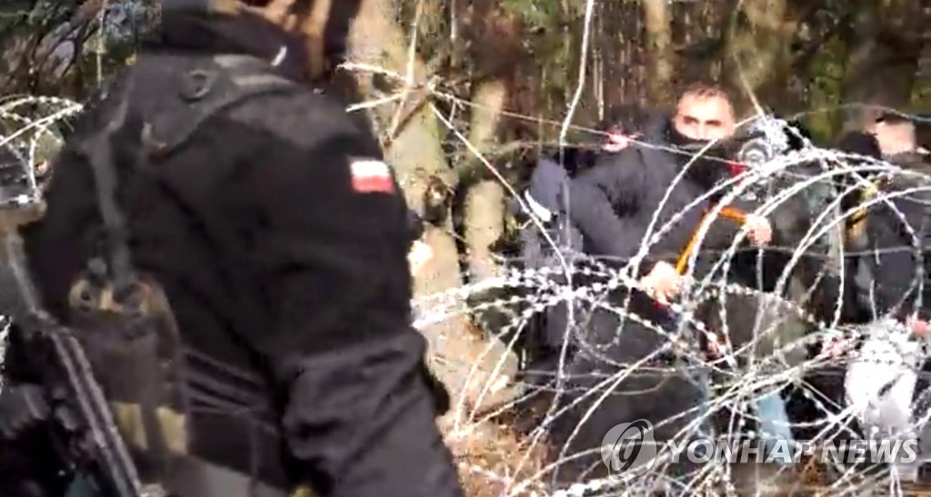 폴란드 국경에 중동이주민 수천명…벨라루스 기획설 속 일촉즉발