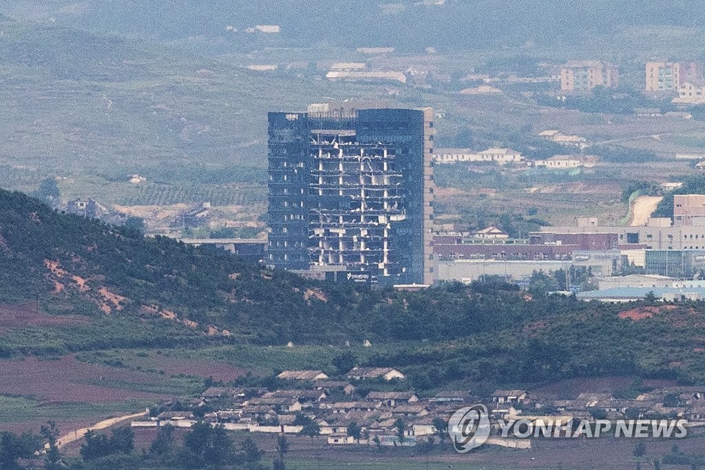 [김정은 집권 10년] ③ '혹시 다를까' 기대 무색…제자리 남북관계