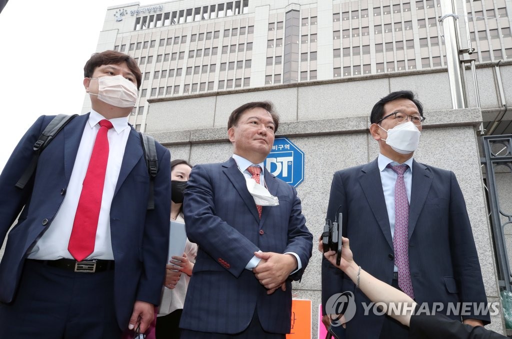 민경욱 전 의원 '불법집회 개최 혐의' 검찰 송치
