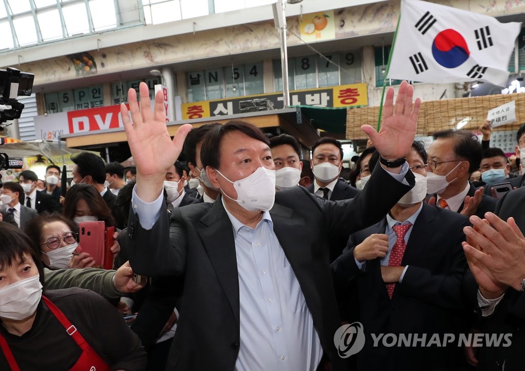 '반문 깃발' 든 윤석열, 수권능력 입증·安과 단일화 과제로