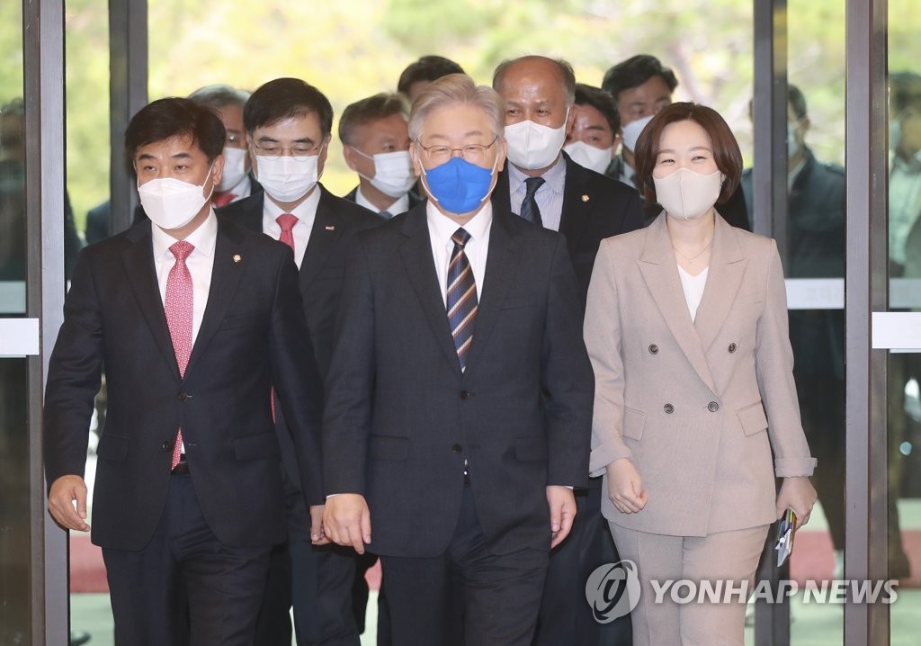 이재명 "젊은층 투자기회 확대…특정수익률 정부가 보전시 기회"
