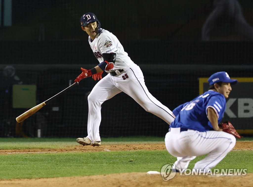 '만년 유망주' 강승호, 두산에서 터졌다…PO 2차전 MVP