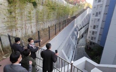 [단독] 백현동 '옹벽아파트'에 등장한 '이재명 측근' 김현지