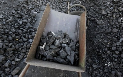 석탄 가격 상승에 현금 넘치는 탄광 기업들…신규 광물 투자 확대