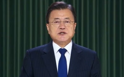 文 "외국도 일상 회복 순탄치 않아…방역 준수해달라"