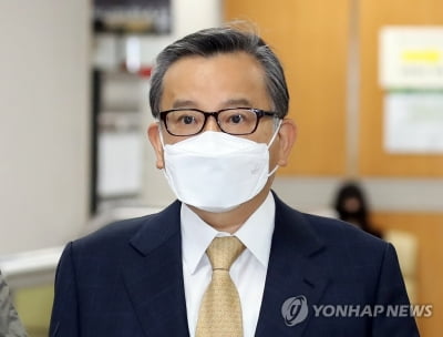 '김학의 뇌물' 증언 회유·압박 있었나…법원, 증인 재소환(종합)