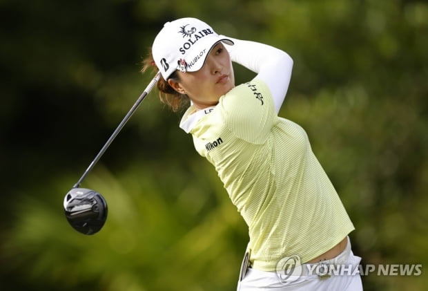 고진영·코다, LPGA 최종전 3R 공동 선두…타이틀 경쟁 끝까지