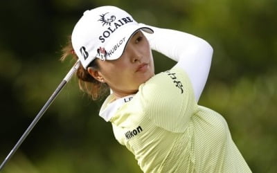 고진영·코다, LPGA 최종전 3R 공동 선두…타이틀 경쟁 끝까지