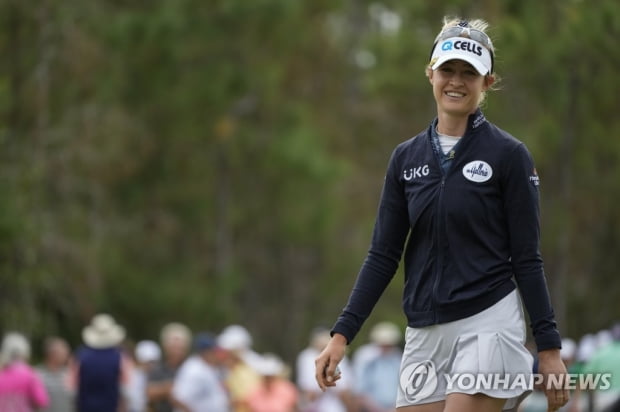 고진영·코다, LPGA 최종전 3R 공동 선두…타이틀 경쟁 끝까지