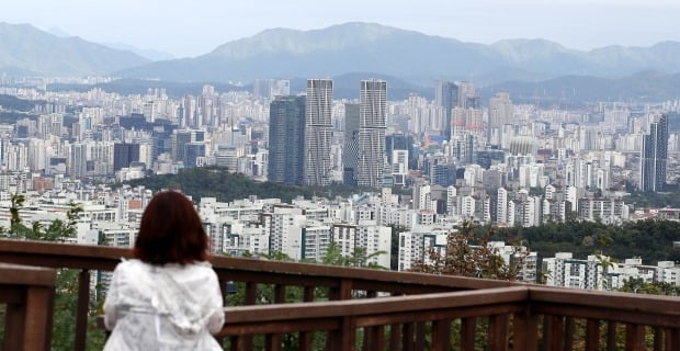 서울 남산에서 바라본 서울 아파트 모습.  /사진=뉴스1