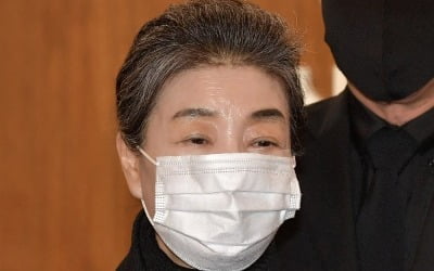 박근혜 동생 박근령, 전두환 빈소서 "죽음은 용서와 화해 의미"