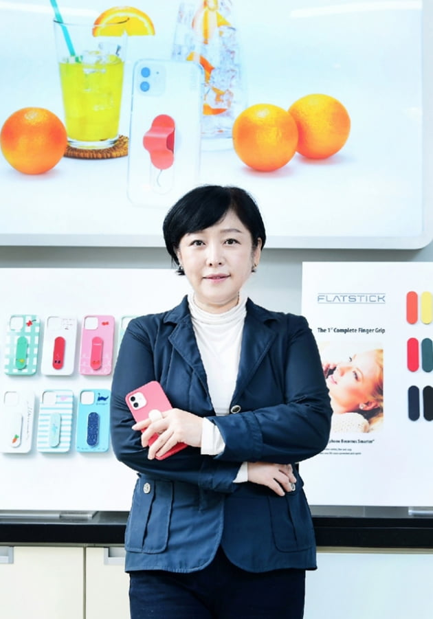 [인천대학교 2021 초기창업패키지] 2mm 슬림 휴대폰 슬림그립케이스 개발한 ‘모모스틱’