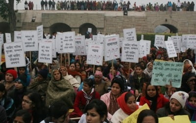 "성폭행 피할 수 없으면 즐겨라"…인도 의원, 여론 악화에 사과