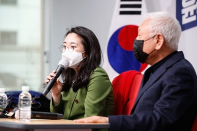 신지예 "민주당, 성폭력 2차 가해…정권교체가 女 안전 보장"