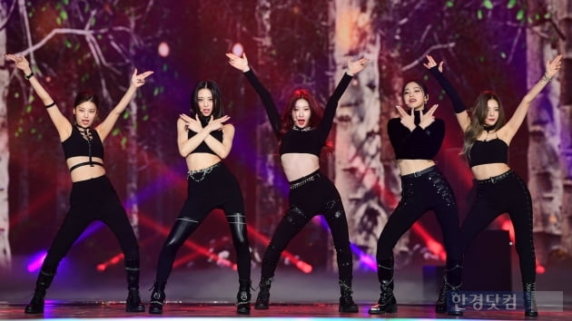 [포토] ITZY, '화려한 퍼포먼스에 눈길' (2021 SBS 가요대전)