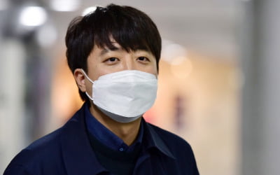 국힘 지지자 70% "후보 교체해야"…이준석 "물리적 방법 없다"