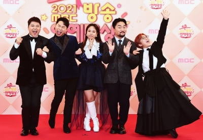  '전시적 참견 시점'팀, '유쾌한 미소' (2021 MBC 방송연예대상)