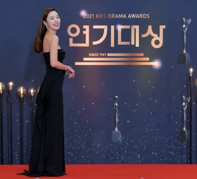  소이현, '연기대상에 제가 빠질 수 없죠'(2021 KBS 연기대상)