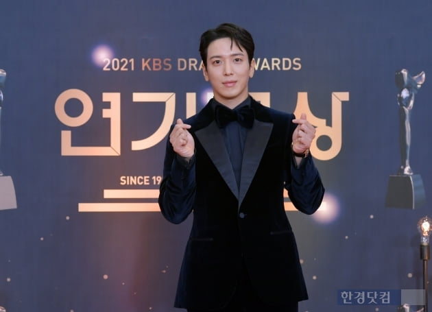 [포토] 정용화, '상남자 느낌 물씬~'(2021 KBS 연기대상)