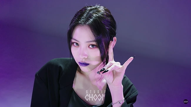 ITZY 류진, '스튜디오 춤' 단독 퍼포먼스 영상 1000만 뷰 돌파…K팝 대표 퍼포머 진가 발휘