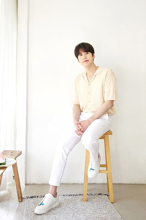 규현, 사계절 꽉 채운 음악 스펙트럼…솔로 가수로 더욱 빛난 2021년