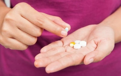 美 FDA 자문위, MSD 먹는 코로나19 치료제 승인 권고