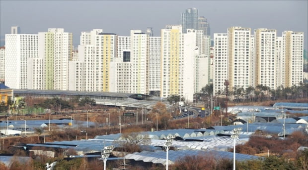 3차 사전청약이 이뤄진 경기 과천의 주암동 일대 모습. 사진=한경DB 