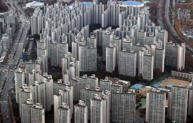 얼어붙은 부동산 시장…10월 전국 아파트 거래 11.6% 급감