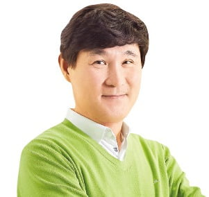 "닥터지 AI 앱으로 피부상태 정확하게 진단"