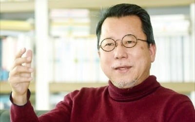 장석주 시인 "나는 '문장 노동자'…詩 속에 유토피아 세웠죠"