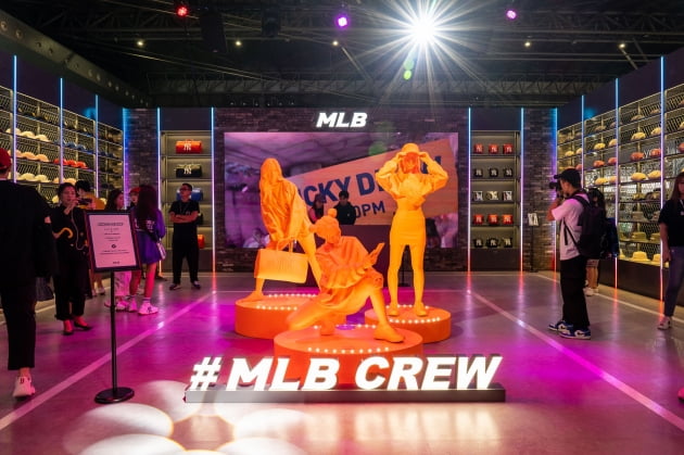 2019년 중국 상하이에서 열린 현지 최대 스트리트 브랜드 박람회 '요후드 박람회'에 마련된 MLB의 부스.(사진=MLB)