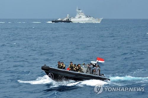 "중국, 인니에 남중국해 영유권 분쟁 수역내 시추 중단 요구"