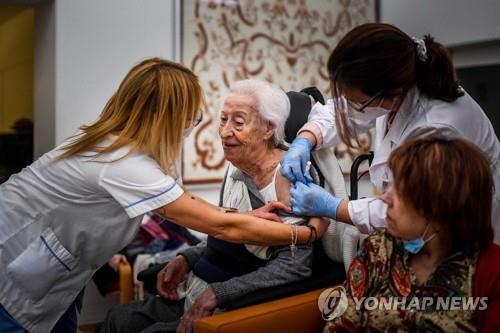 유럽서 여행 안 한 오미크론 감염자 잇달아…지역전파 우려 커져