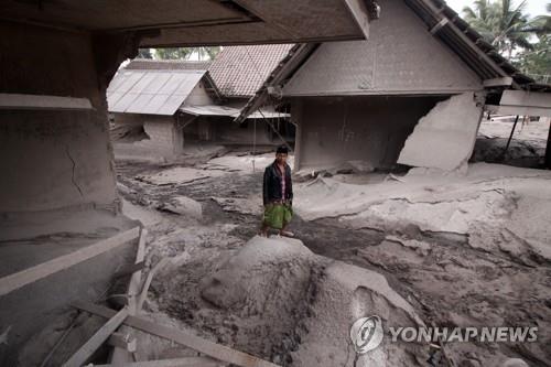 인도네시아 스메루 화산 폭발 사망·실종자 23명으로