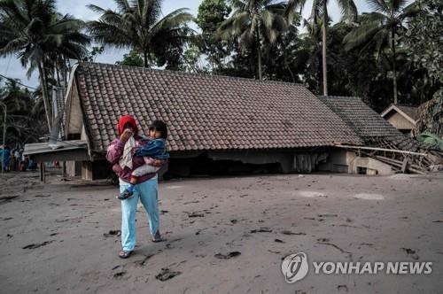 인도네시아 스메루 화산 폭발 사망·실종자 23명으로
