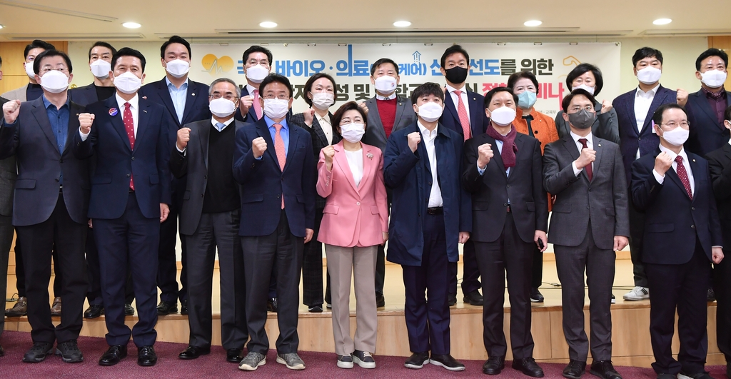 의사 과학자 양성해 바이오 선도…연구중심 의과대학 설립 필요