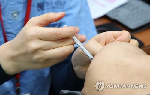 "후유증 때문에 백신 못 맞는데…" 방역패스 강화 난처한 시민들