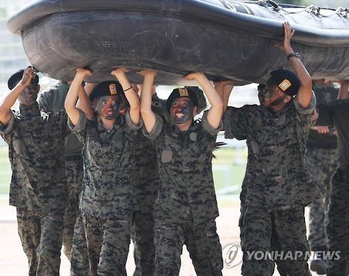 "이주청소년 4명 중 1명, 최저임금 못 받고 폭언·욕설 경험"